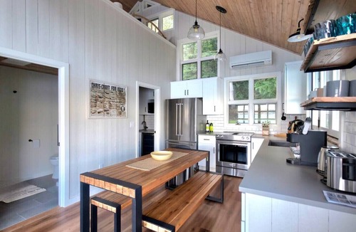 Bremerton Cabin | Beachfront cabin, dock, water views