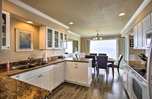 Lincoln Beach House | Beachfront Condo w/Patio & Views - Walk to Shore!