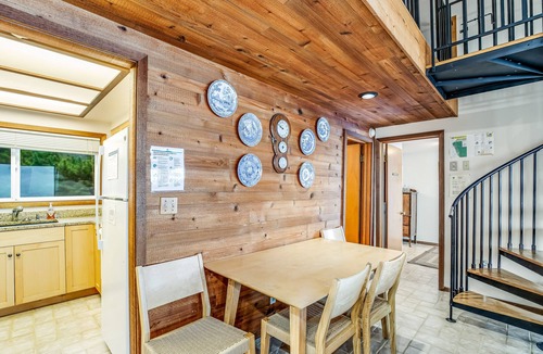 Oceanside Cottage | Beachfront Dog-Friendly Cottage with Private Hot Tub, Fireplace & Ocean Views