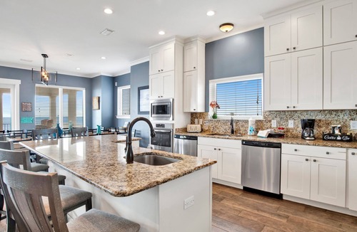 Southpointe House | Beachfront | Elevator | Pet Friendly | Private Heated Pool