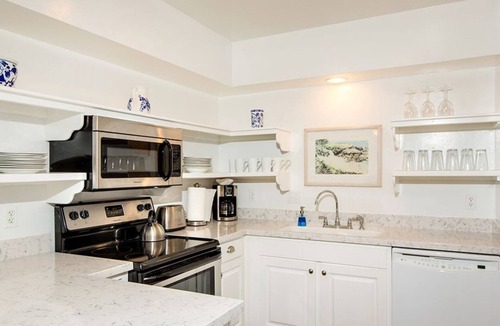 Carlsbad Village House | Beachfront in the Heart of Carlsbad Village - BBQ, hot tub, walk to everything
