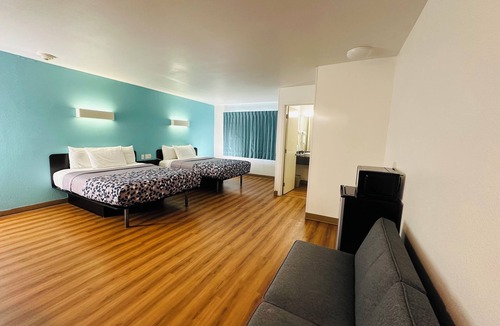 Crescent City Hotel | Beachside Inn