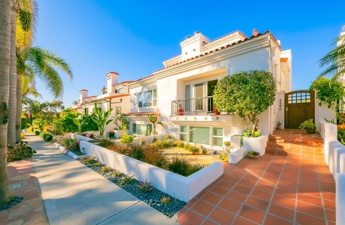 Beach Barber Tract House | Beachside Mission Home with Ocean-View Rooftop Fire Pit & WiFi - Walk to Beach