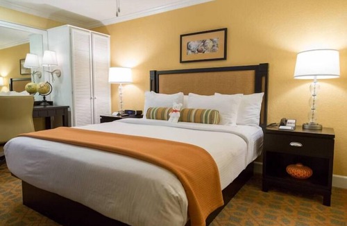 Carlsbad Village Hotel | Beachside Stay | 3 Units w/Balcony, Pool & Free Parking & Beach Access