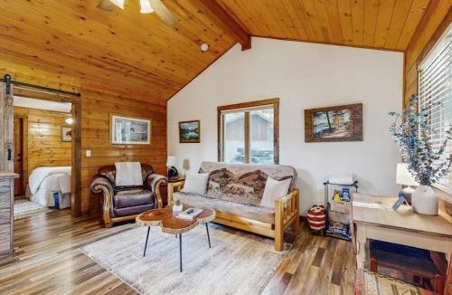 Woods Bay House | Bear Chalet