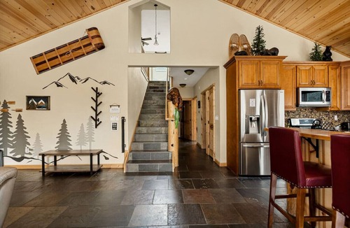 Eagle Mountain Estates House | Bear Creek Lodge w/Hot Tub near Snow Summit