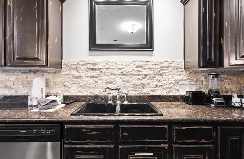 Bear Hollow Village Condo | Bear Hollow 3203 | Private Patio | Near Outlets | 2 Hot Tubs | Pool