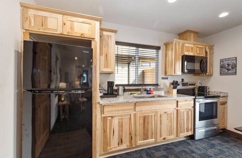 Grants Pass House | Bear Mountain -Suite 3