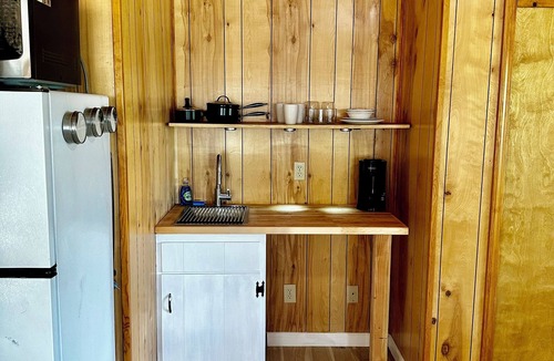 Munds Park Apartment | Bear Treeloft - An ADU in the cool pines & walking distance to fun!