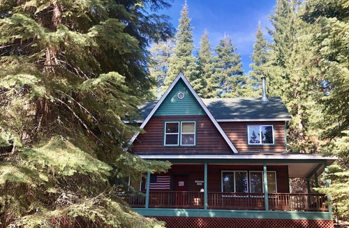 Lake Almanor Country Club House | BEAUTIFUL LAKE VIEW IN LARGE 2600 sq ft CABIN IN LAKE ALMANOR COUNTRY CLUB
