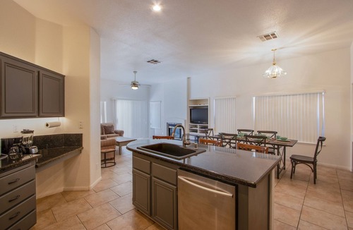 Spring Valley House | beautifu house lin center of Las Vegas