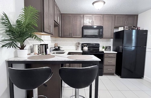 Hough Apartment | Beautiful 2-bedroom apartment in vibrant downtown Vancouver