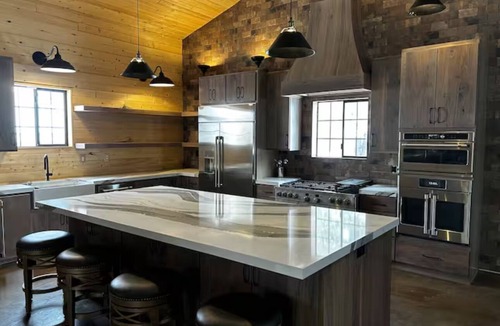 Cedar City House | Beautiful 3-bedroom barn in charming Kanarraville