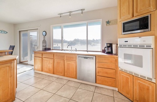 Bayshore House | Beautiful 4-bedroom oceanfront house! Ask about longer stay discounts!