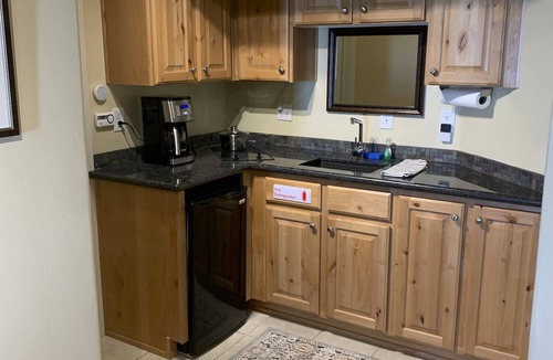 Kimball Junction House | Beautiful 4BR Bear Hollow house with private hot tub and views!