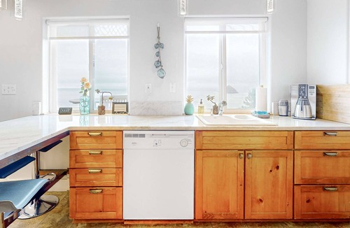 Oceanside House | Beautiful and dog friendly ocean views with a private patio
