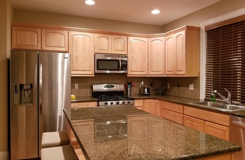 Renton House | Beautiful and Spacious!Your Home Away from Home. With AC