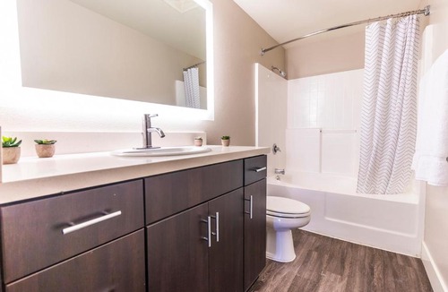 Mid-City Apartment | Beautiful Apartment in Santa Monica!