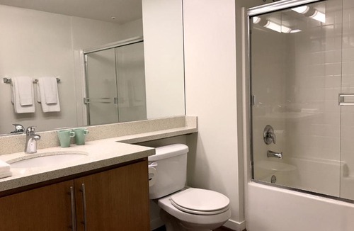Wilshire Montana Apartment | Beautiful Apartment in Santa Monica