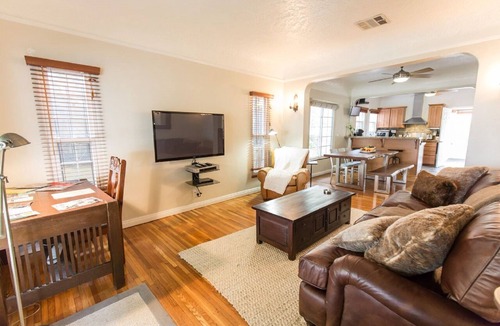 Beverly Grove Apartment | Beautiful Duplex In West Hollywood!