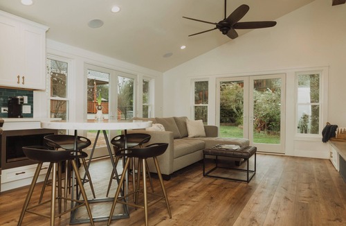 Columbia Cottage | Beautiful High End Get Away Home- Visit Lassen National Park & Whiskeytown Lake