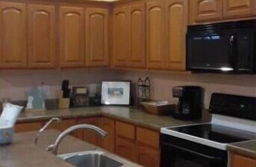 Foothills House | Beautiful home and scenic mountain view!