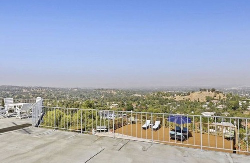 Encino House | Beautiful Mega Mansion in Los Angeles!