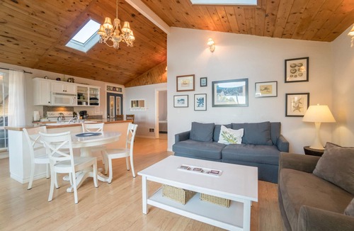 Beverly Beach Cottage | Beautiful Ocean View Cottage at Beverly Beach