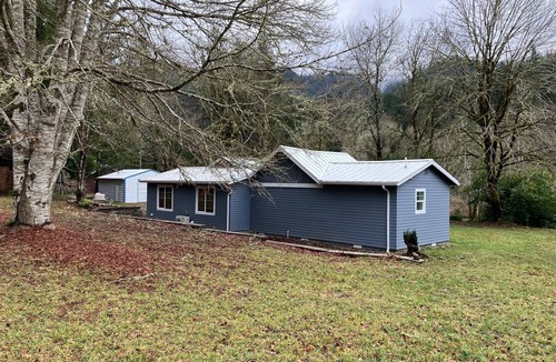 Triangle Lake House | Beautiful Quiet Cozy remodeled riverfront home.