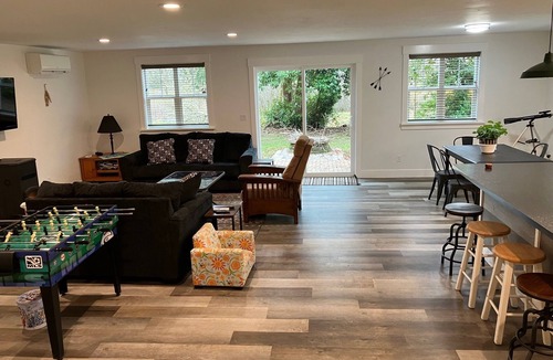 Triangle Lake House | Beautiful Quiet Cozy remodeled riverfront home.