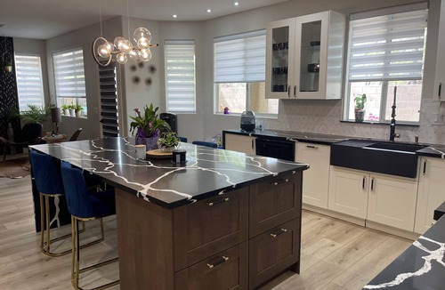 Bard House | Beautiful remodeled 4-bedroom plus an office house in SOHI, close to the strip!