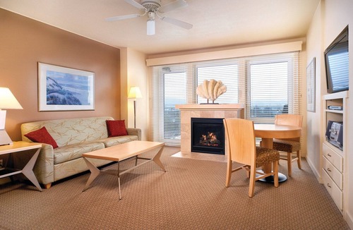 Seaside Gilbert District Resort | Beautiful resort in the heart of it all!
