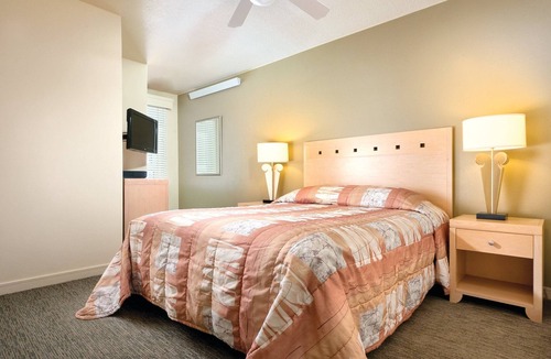 Seaside Gilbert District Resort | Beautiful resort in the heart of it all!