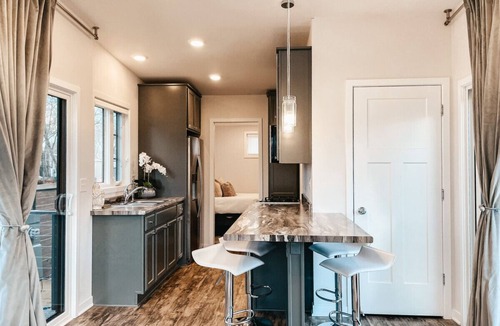 Old Southwest House | Beautiful River Front Cottage: Pearl