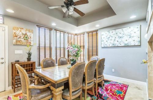 West University House | Beautiful Sunsets at 3BR Villa in Reno