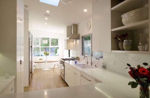 Santa Monica Canyon House | Beautifully Mid-Century Modern home on exclusive block in Santa Monica Canyon.