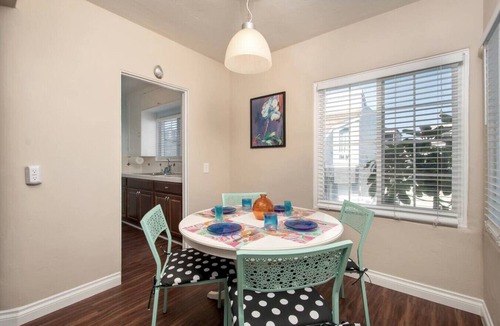 Mission Beach Apartment | Ben`s Beach Bungalow 3, Ocean View Mission Beach 1