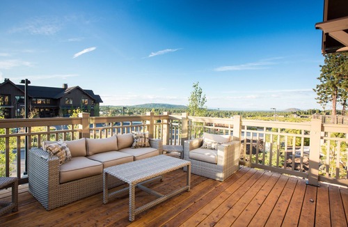 Bend House | Bend ~ 24-hr staff ~ gorgeous kitchen ~ comfy beds ~ W/D ~ Cascade Lakes ~ 🐶