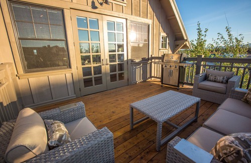 Bend House | Bend ~ 24-hr staff ~ gorgeous kitchen ~ comfy beds ~ W/D ~ Cascade Lakes ~ 🐶