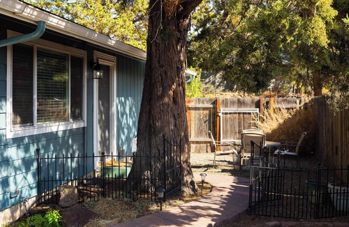Orchard District House | Bend Home Near Orchard Park Sleeps 4