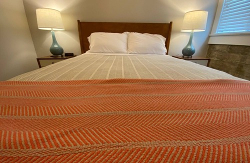 East Village Apartment | Best 2 Bedroom in Downtown Long Beach