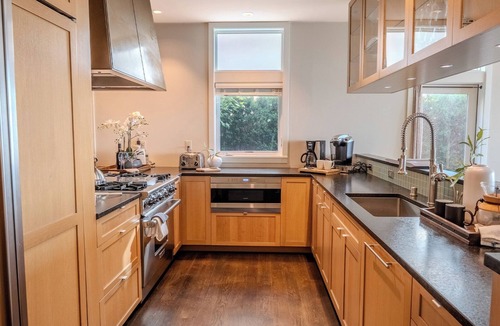 Lower Queen Anne House | Best Iconic Skyline View - Luxury Residence