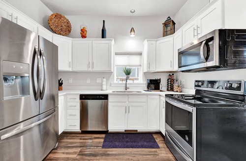 East Central House | Best location! 9th and 9th - walkable to grocery, dining, and entertainment!