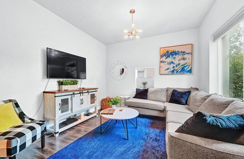 East Central House | Best location! 9th and 9th - walkable to grocery, dining, and entertainment!