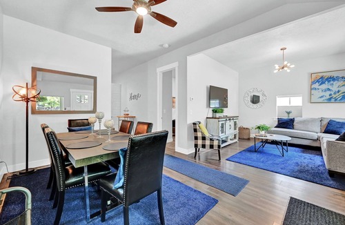 East Central House | Best location! 9th and 9th - walkable to grocery, dining, and entertainment!