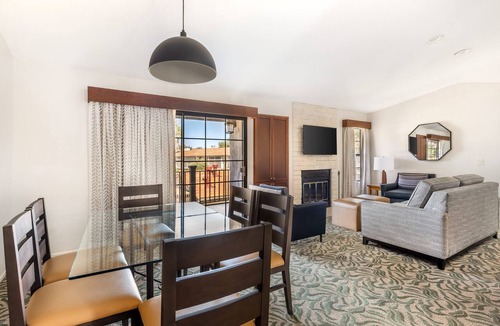 San Diego Country Estates Apartment | Best Place to Unwind! Kitchen, Pool, Golf, Short Drive to Lenora Winery