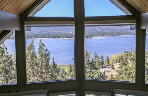 Fawnskin House | Best View - Experience breathtaking views, Pool Table