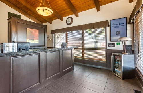 Holbrook Hotel | Best Western Arizonian Inn
