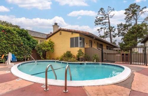 Northwest Carmel Hotel | Best Western Carmel's Town House Lodge