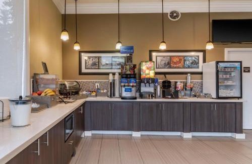 Northwest Carmel Hotel | Best Western Carmel's Town House Lodge